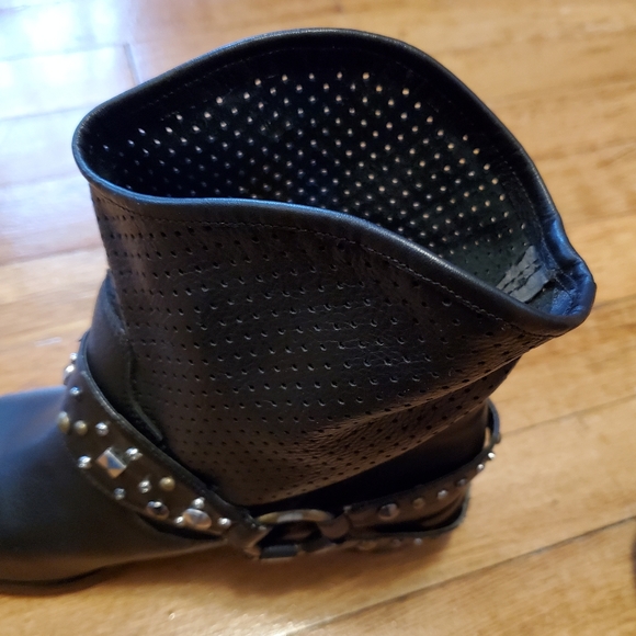 NWOT TWIGGY LONDON Black Leather Rhinestone Ankle Western Boots - Picture 6 of 10